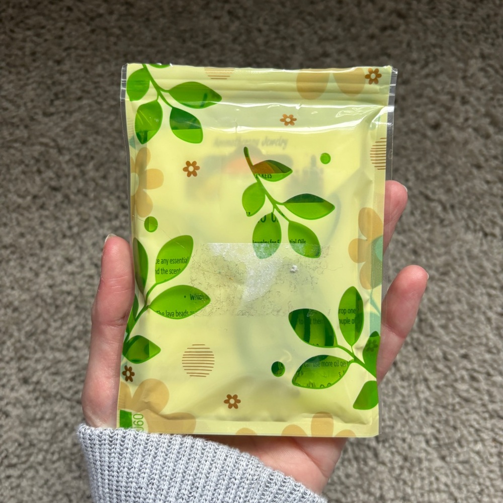 Aromatherapy Diffuser Necklace - image 3